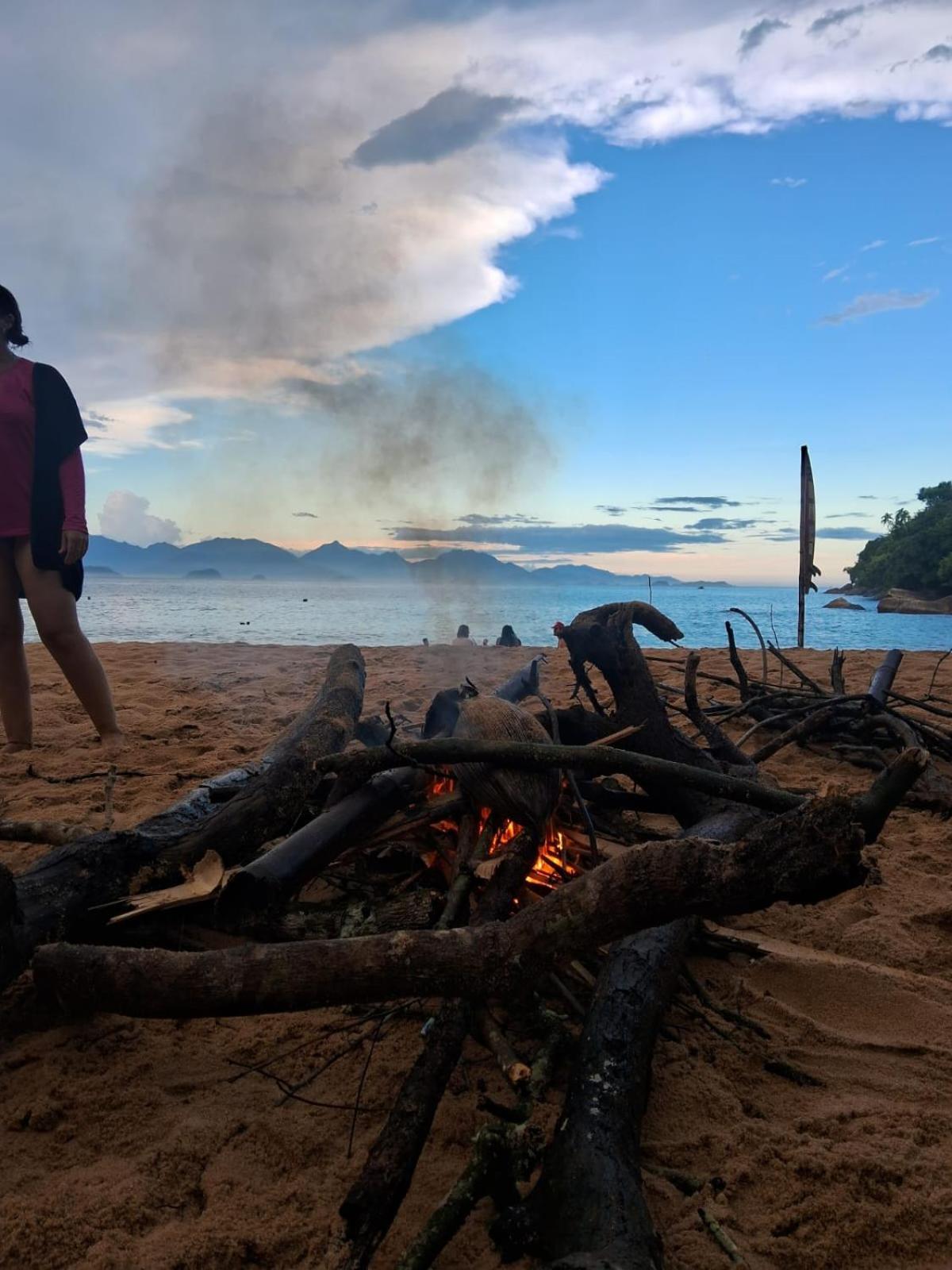Efferus Hostel Ubatuba Exteriör bild